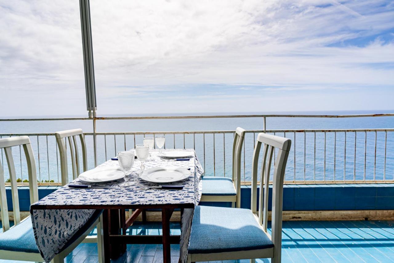 Appartamento Vista Mare Con Due Camere - Two-Bedroom Apartment With Sea View サンレモ エクステリア 写真