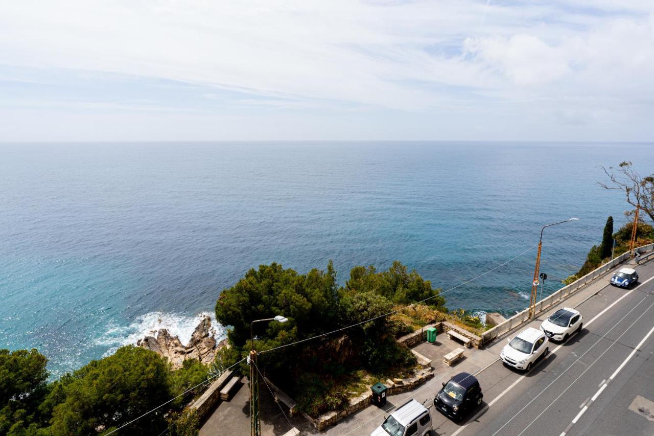 Appartamento Vista Mare Con Due Camere - Two-Bedroom Apartment With Sea View サンレモ エクステリア 写真