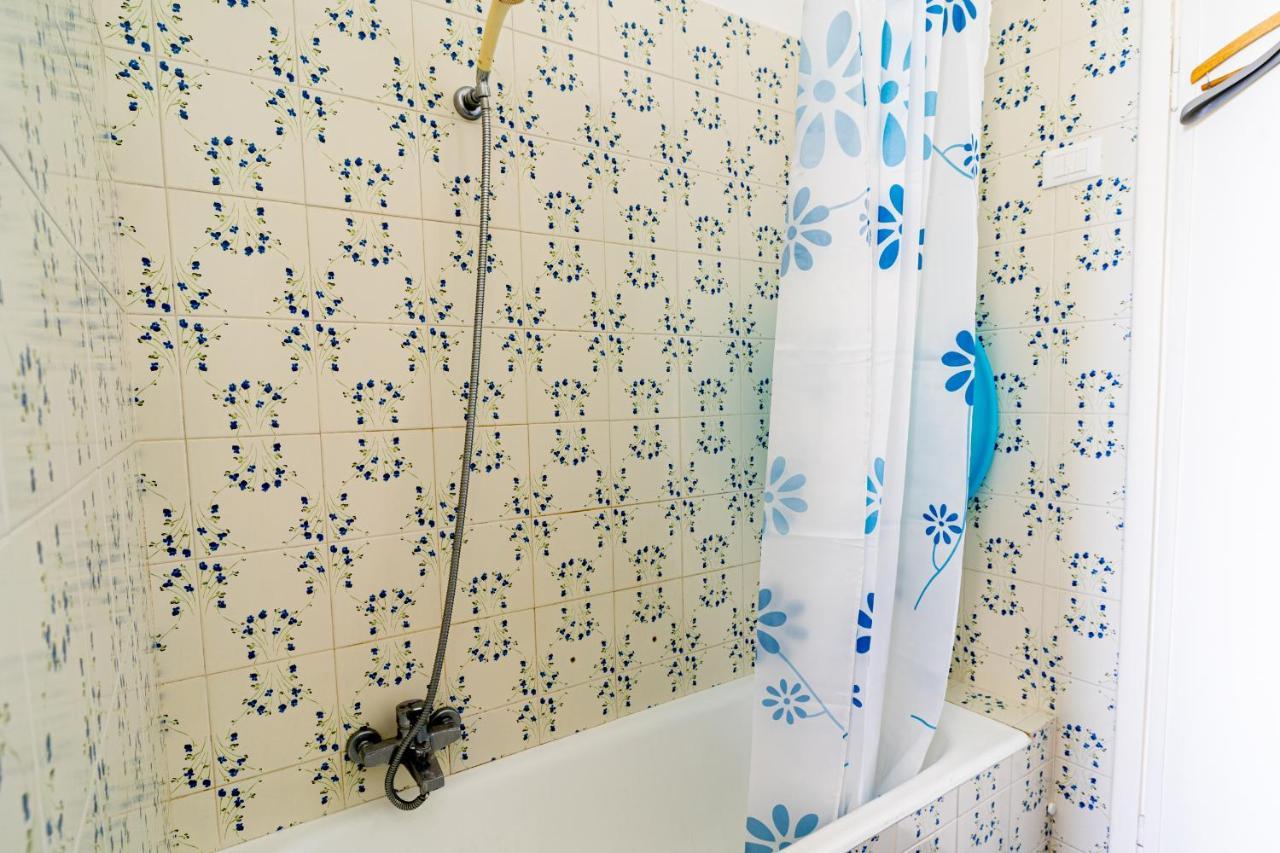 Appartamento Vista Mare Con Due Camere - Two-Bedroom Apartment With Sea View サンレモ エクステリア 写真