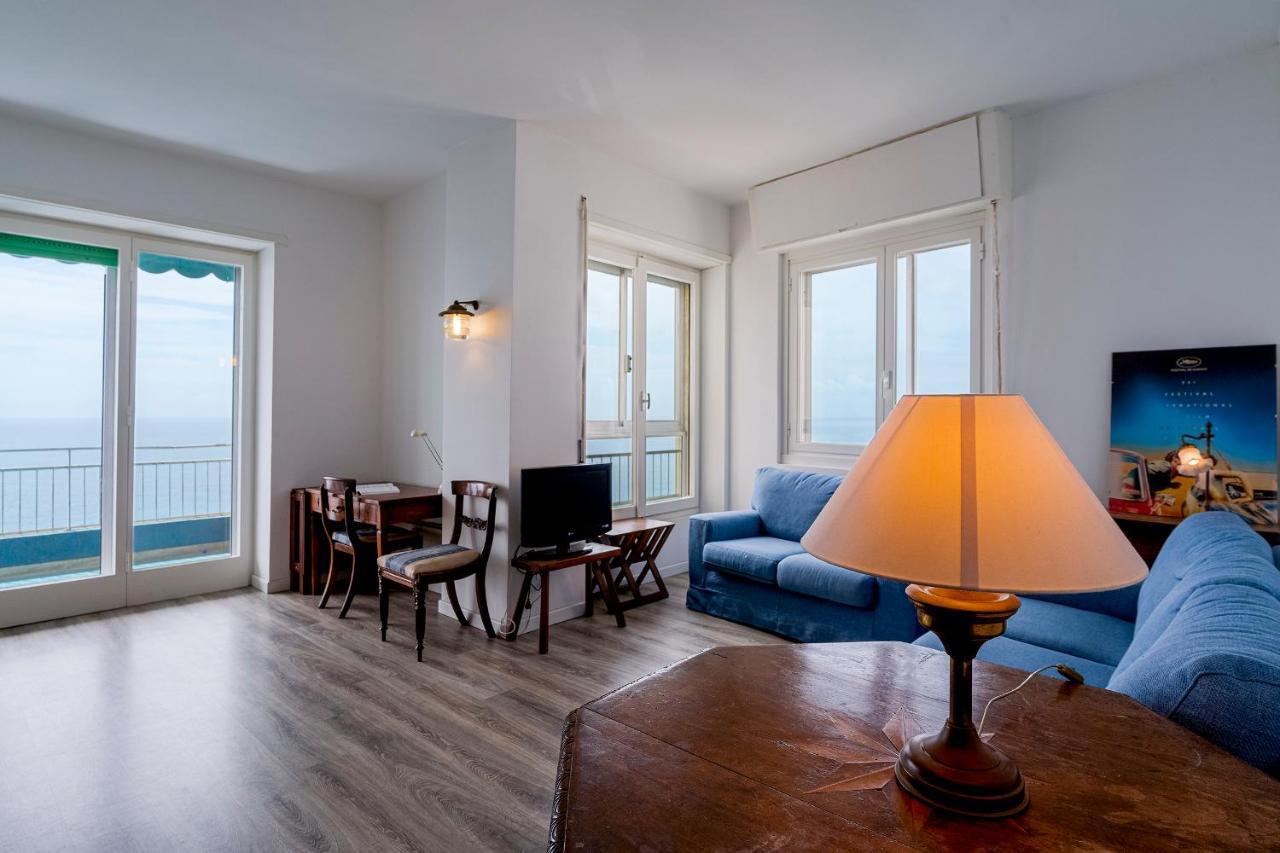 Appartamento Vista Mare Con Due Camere - Two-Bedroom Apartment With Sea View サンレモ エクステリア 写真