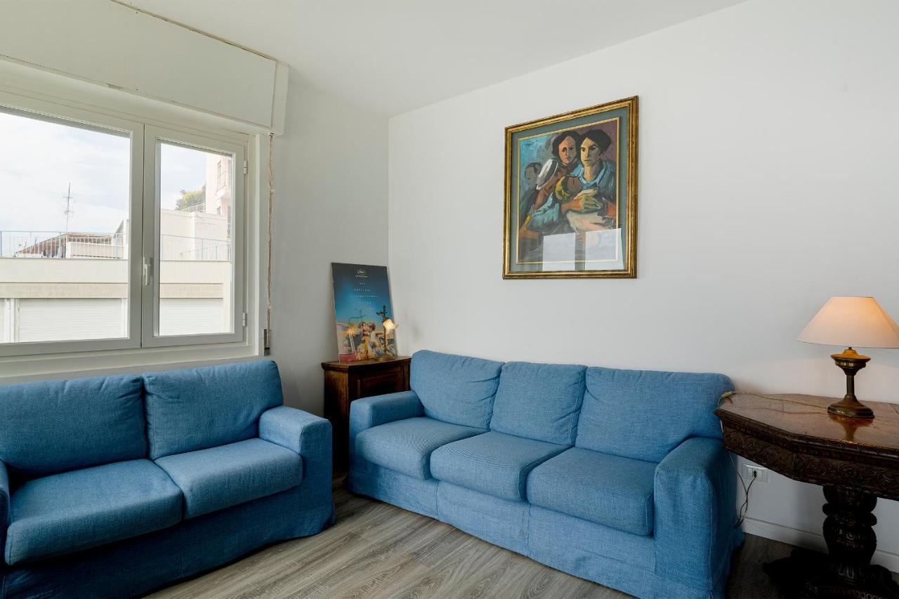 Appartamento Vista Mare Con Due Camere - Two-Bedroom Apartment With Sea View サンレモ エクステリア 写真