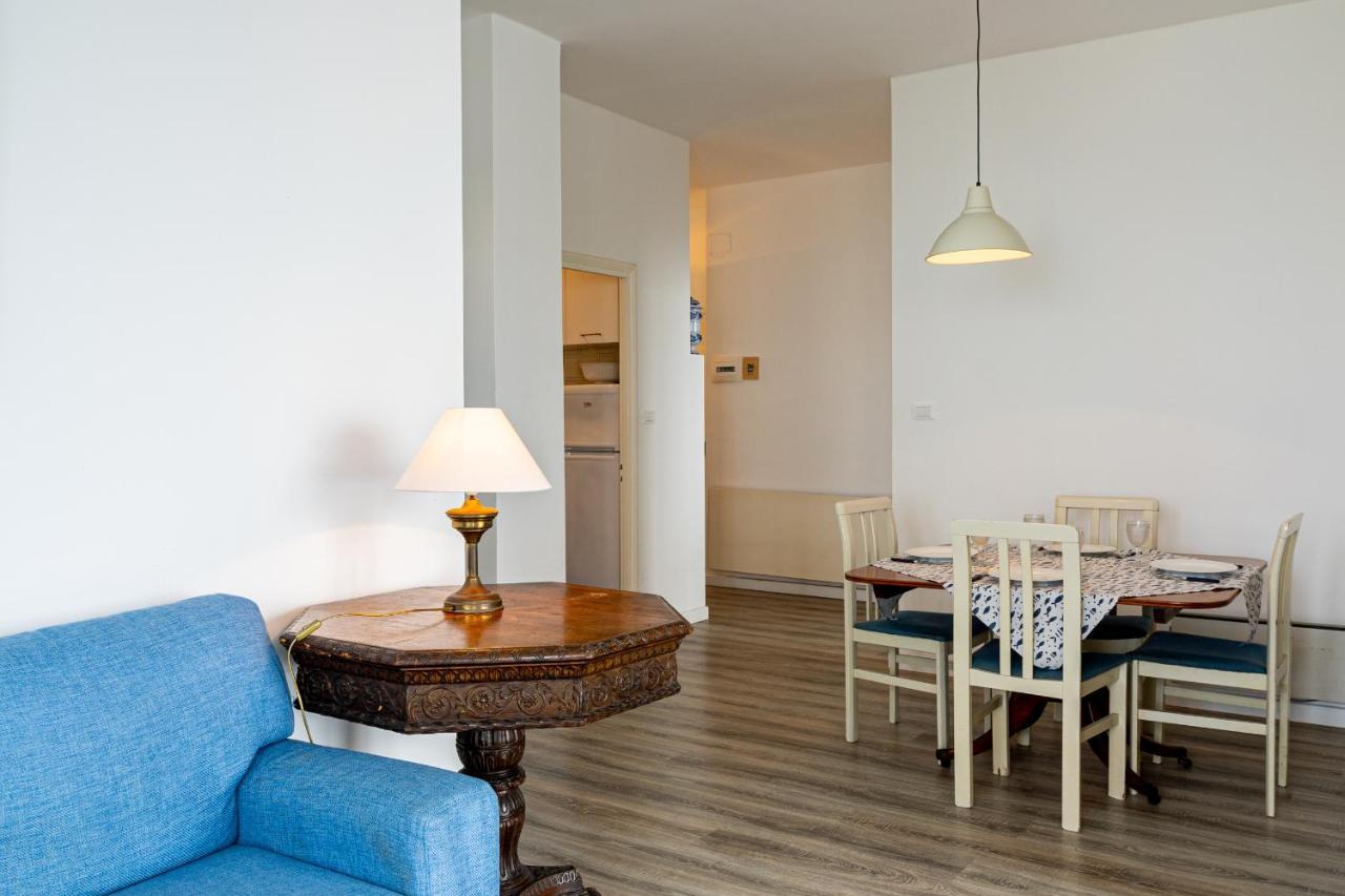 Appartamento Vista Mare Con Due Camere - Two-Bedroom Apartment With Sea View サンレモ エクステリア 写真